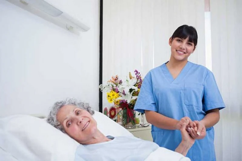 empresa de cuidador para idoso